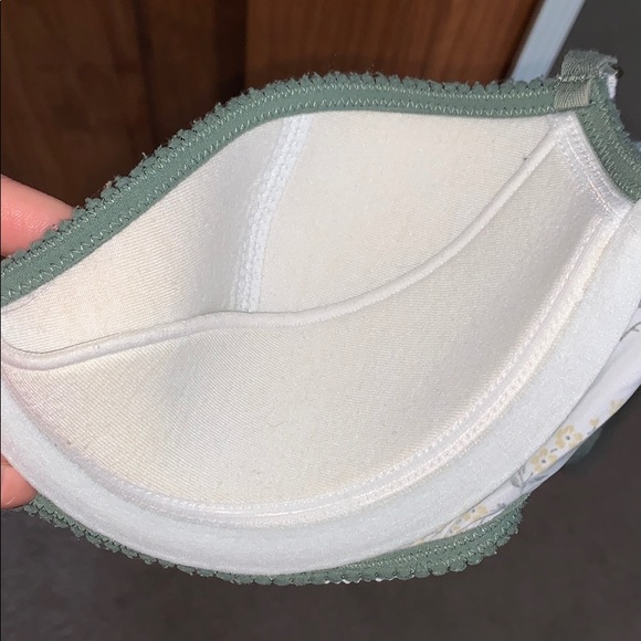 36C Victoria’s Secret floral bra - Picture 8 of 8